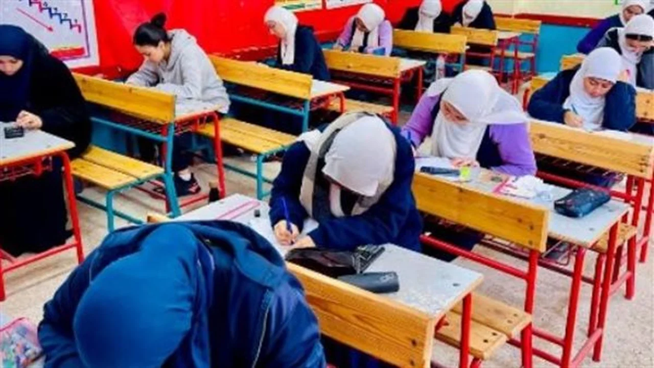 نتائج قطاعات سوهاج.. تقدم أعمال تصحيح الامتحانات وتحديد موعد إعلان الكنترولات للدرجات